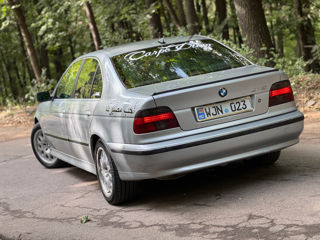 BMW 5 Series foto 6