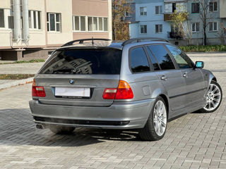 BMW 3 Series Touring foto 4