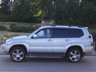 Toyota Land Cruiser Prado foto 3