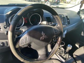 Mitsubishi Lancer foto 9