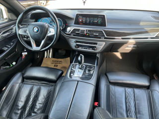 BMW 7 Series foto 8