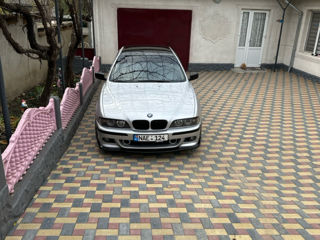 BMW 5 Series foto 3