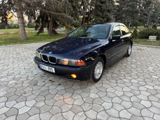 BMW 5 Series foto 10