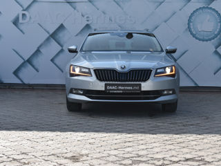 Skoda Superb foto 2