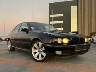 BMW 5 Series foto 2