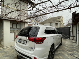 Mitsubishi Outlander foto 3