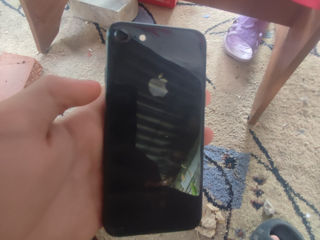 Vind IPhone 8  foto 1