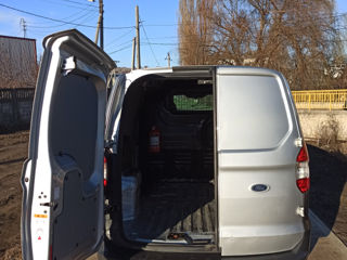 Ford Transit Courier foto 4