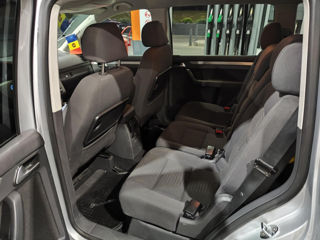 Volkswagen Touran foto 2