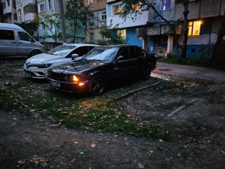 BMW 5 Series foto 8