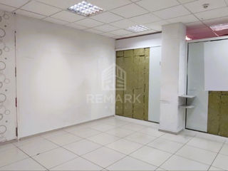 Chirie spatiu comercial, prima linie, cu flux intens foto 6