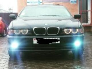 BMW 5 Series foto 1