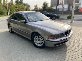 BMW 5 Series foto 8