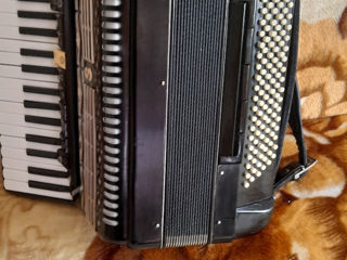 Vând Acordeon foto 1