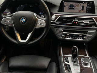 BMW 7 Series foto 6