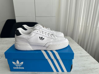 Adidas noi originali marime 42