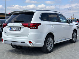 Mitsubishi Outlander foto 3