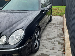 Mercedes E-Class foto 3