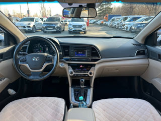 Hyundai Elantra foto 10