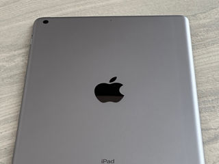 iPad 6th generation 32 Gb foto 3