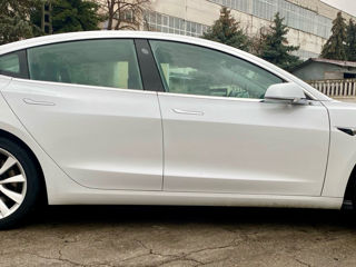 Tesla Model 3 foto 3