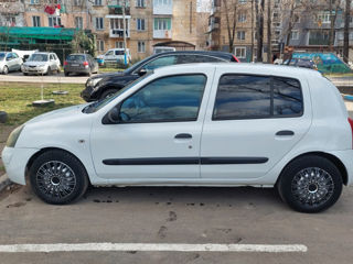 Renault Clio foto 8