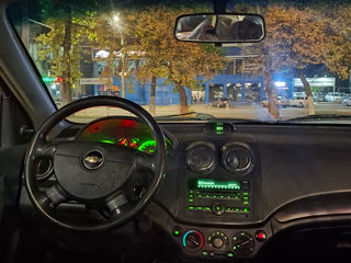 Chevrolet Aveo foto 2