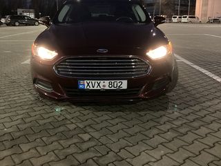 Ford Fusion foto 2