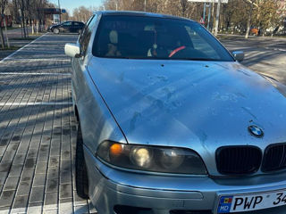 BMW 5 Series foto 3