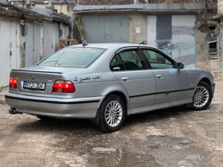 BMW 5 Series foto 4