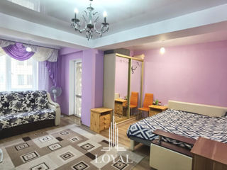 Apartament cu 2 camere, 70 m², Buiucani, Chișinău foto 2