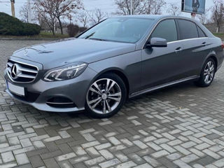 Mercedes E-Class foto 2