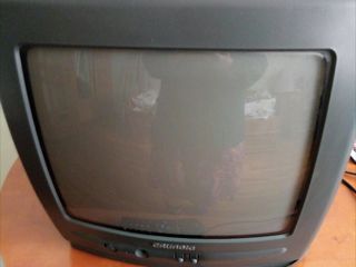Телевизор Grundig P37-071 (диагональ 37 см) в рабочем состоянии