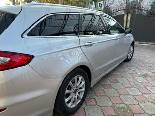 Ford Mondeo foto 8