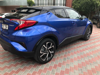 Toyota C-HR foto 2