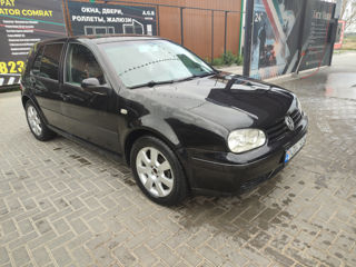 Volkswagen Golf foto 1