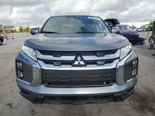 Mitsubishi Outlander foto 1