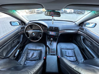 BMW 5 Series foto 10