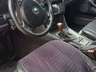 BMW 5 Series foto 4