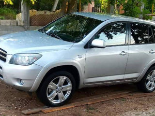 Toyota Rav 4 foto 4