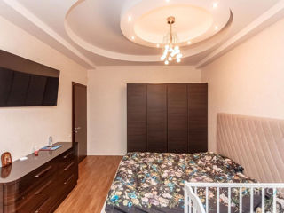 Apartament cu 3 camere, 140 m², Centru, Chișinău foto 3