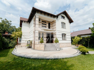 Casă în 2 nivele, 230 mp + 6 ari, Codru, 470 000 €