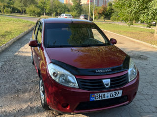 Dacia Sandero foto 1