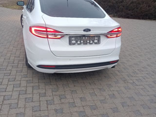 Ford Fusion foto 6