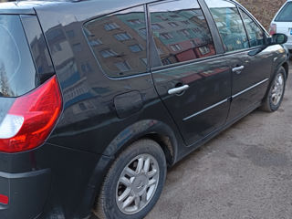 Renault Grand Scenic foto 2