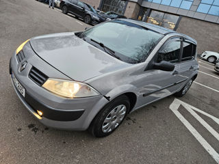 Renault Megane foto 2