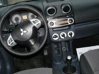 Mitsubishi Colt foto 8