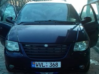 Chrysler Grand Voyager foto 1