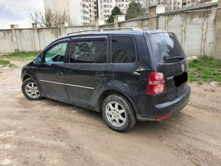 Volkswagen Touran foto 5