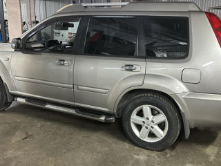 Nissan X-Trail foto 2